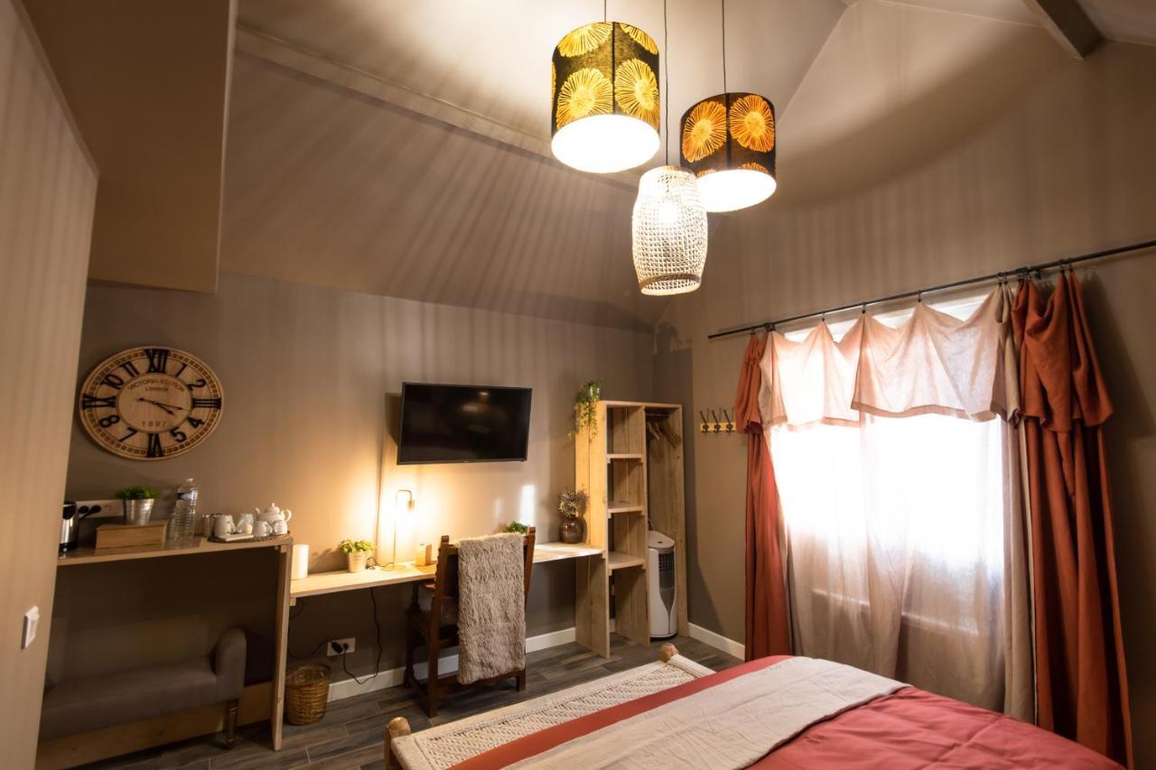 J&J Room - Hebergement D'Exception Pres De Provins! Le Bas Courton Bagian luar foto