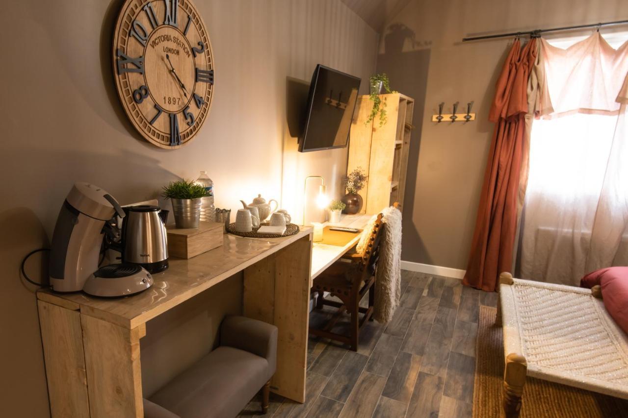 J&J Room - Hebergement D'Exception Pres De Provins! Le Bas Courton Bagian luar foto
